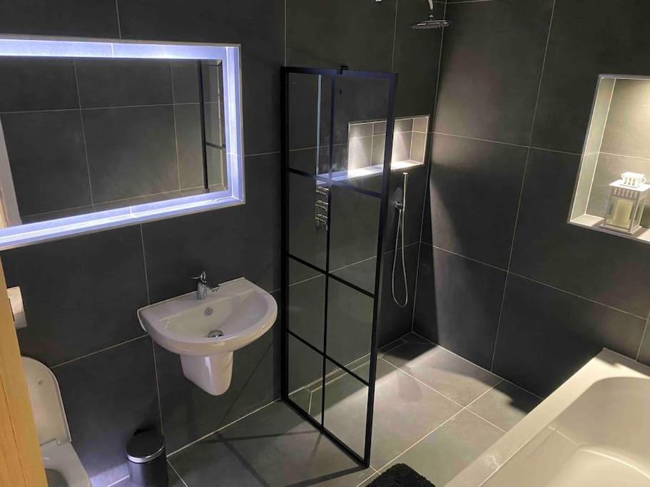Stylish Apartment Near The Centre Of Harrogate Esterno foto