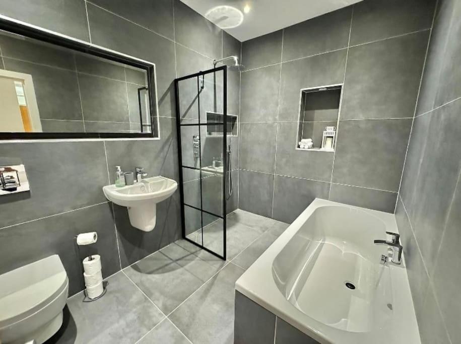Stylish Apartment Near The Centre Of Harrogate Esterno foto