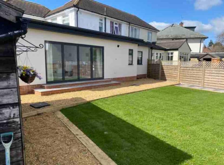 Stylish Apartment Near The Centre Of Harrogate Esterno foto